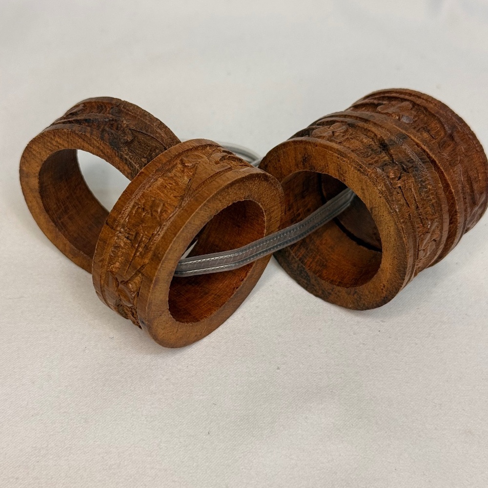 Vintage Wooden Hand Made Napkin Rings Set of 4 Round Brown Etched Floral‎